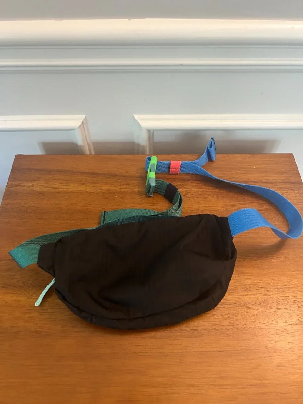 Cotopaxi Kapai Del Dia Dark Sling Crossbody Bag | colorblock cute and functional
